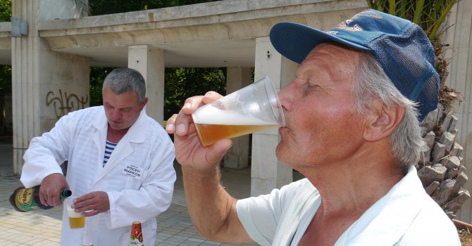 Пием повече бира, отколкото газирано и вода