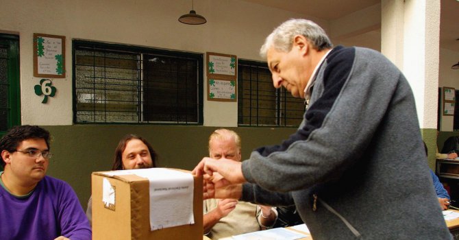 В Аржентина гласуват на първични избори за президент, губернатори и депутати