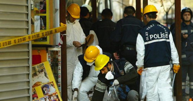 Бомбен атентат в полицейски участък в Истанбул