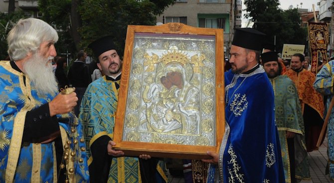 Молебен против катастрофите подготвят в Бачковския манастир