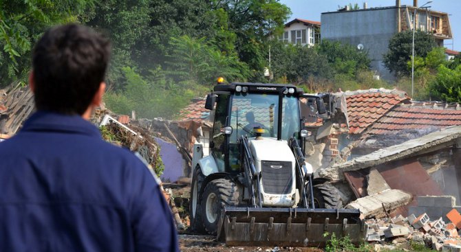 Общински експерт за акцията в &quot;Максуда&quot;: Под ножа и толкова, жандармерията да мачка