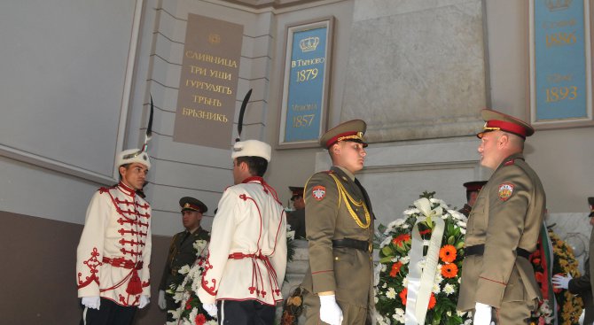 Паметник на загиналите за свободата и обединението на България се открива в Севлиево