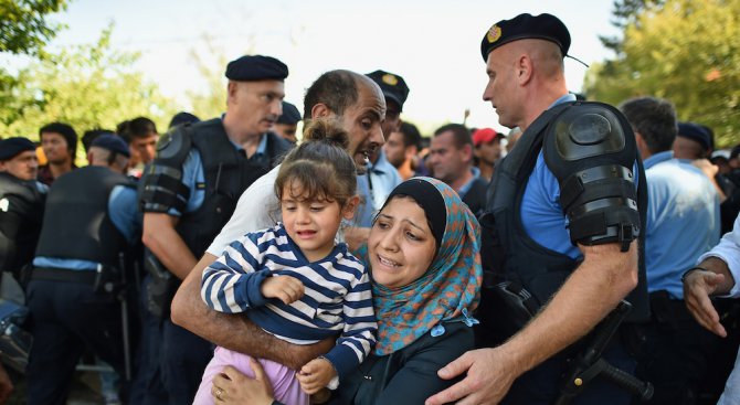Словения праща армия по границите заради имигрантите