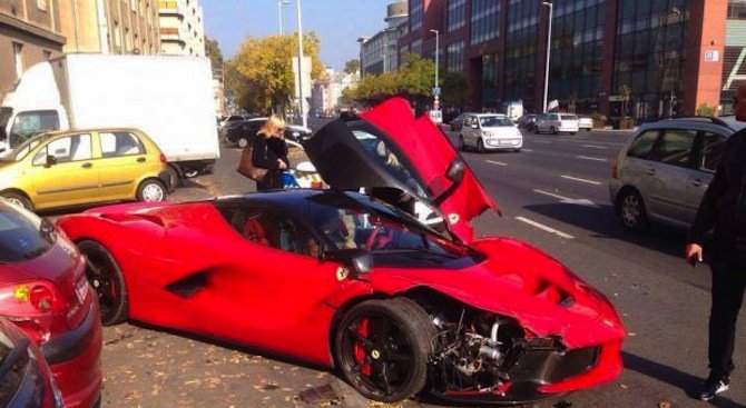 Още едно LaFerrari беше унищожено