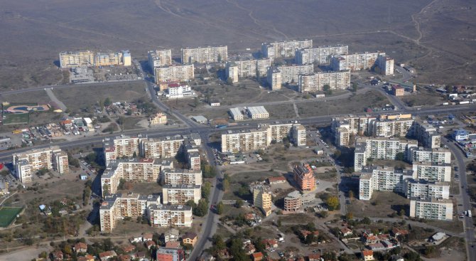 Съседи се цакат с фалшиви протоколи за парното