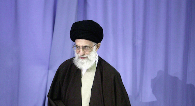 Аятолах Али Хаменей обвини САЩ, че работят за разделянето на Ирак