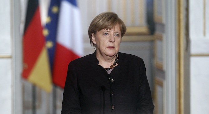 Меркел: Споразумение с Турция ще внесе ред в миграционните потоци