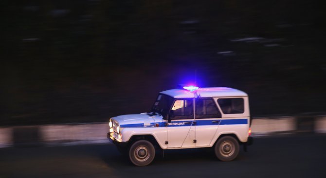 Убиха 2-ма полицаи в Русия (видео)