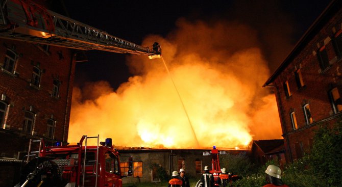 Пожар избухна в хостел за мигранти в Германия