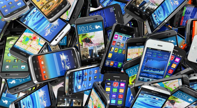 Смартфоните ще изчезнат след пет години. Какво ще ги замени?