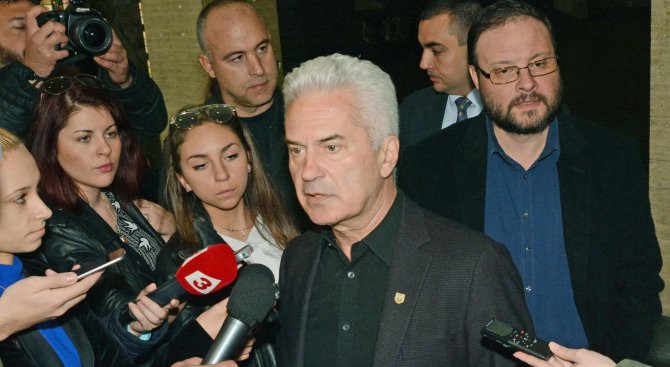 Депутатите свалиха имунитета на Сидеров за събитията в Батак и нападението над журналист