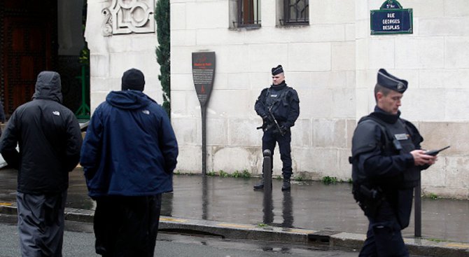 Франция засилва мерките за сигурност в църквите