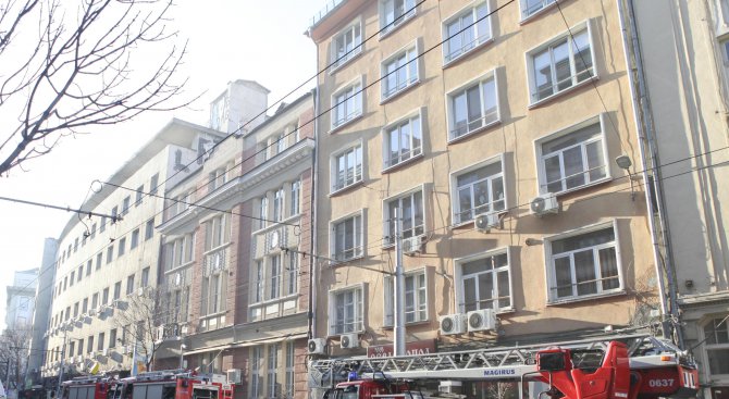 Пожар в заведение в центъра на София (снимки)