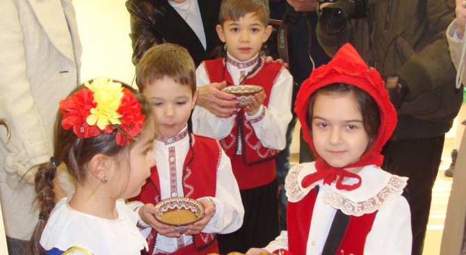 Свалят таксите за забавачка и коли в Хасково