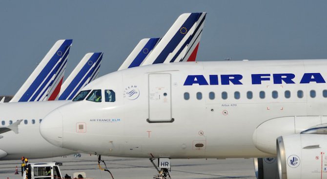 Съмнения за бомба приземиха самолет на Air France