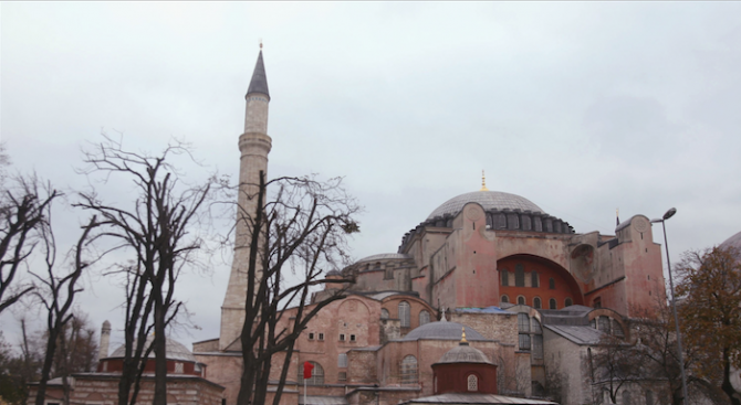 Турски депутат предлага &quot;Света София&quot; да бъде отново превърната в джамия