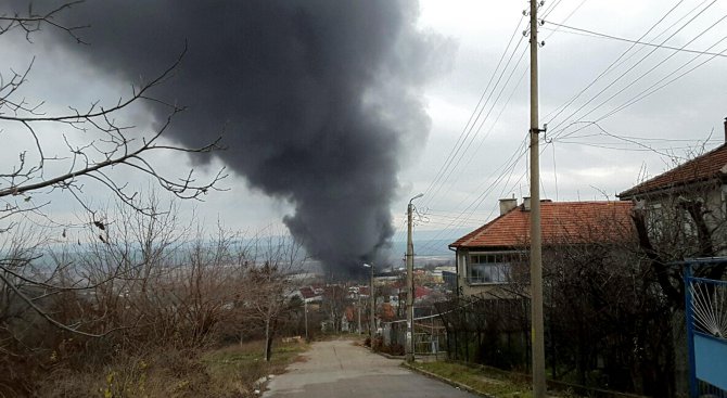 Горя голям пожар в Горна Оряховица (обновена)