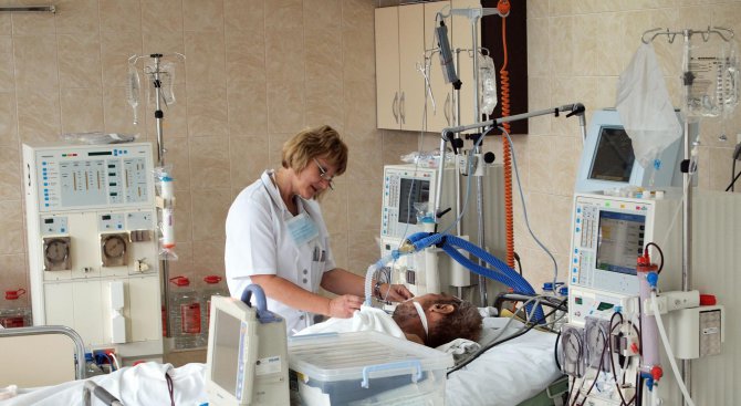 Хора на хемодиализа настаняват в хасковската болница заради зимната обстановка