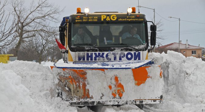 Кметът на Плевен предупреди почистващите фирми за очаквания снеговалеж