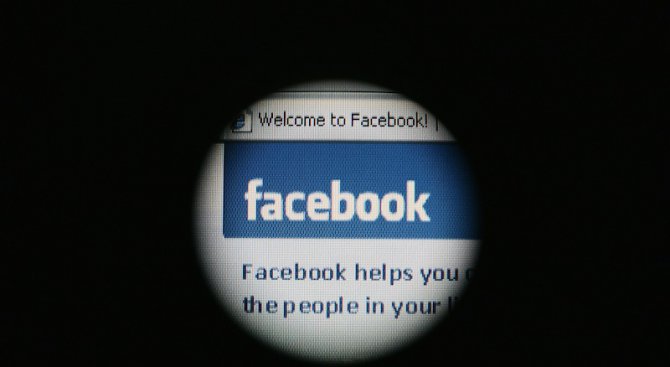 Милион и половина потребители на Фейсбук не могат да смятат