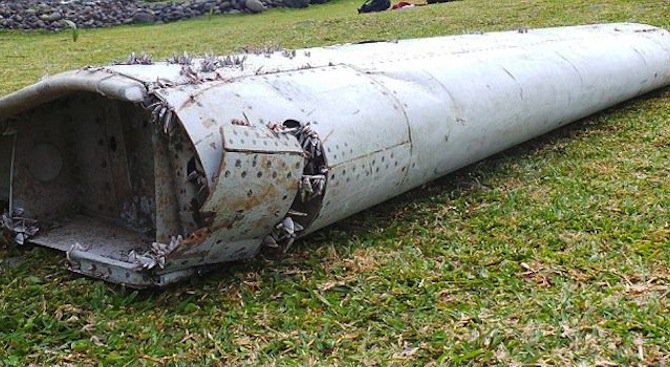 Откриха отломка от изчезналия почти преди две години малайзийски самолет?