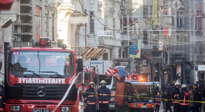 Експлозия в Истанбул, двама души са пострадали