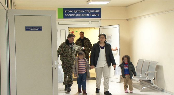 Изписаха част от премръзналите мигранти от Бургаската болница (снимки)