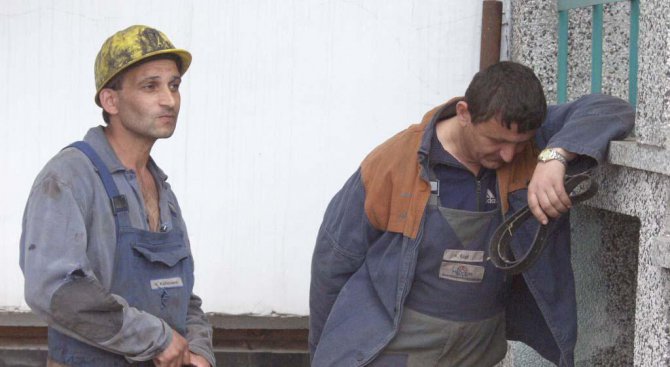 Масови уволнения в мината за добив на флуорид в Чипровци
