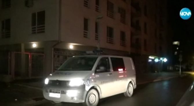 Въоръжени ограбиха магазин в Пловдив (снимки)