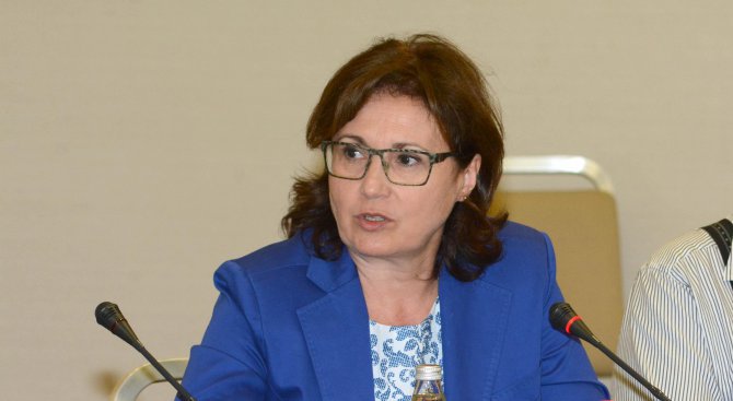 С Македония имаме план за миграционния натиск, увери Бъчварова