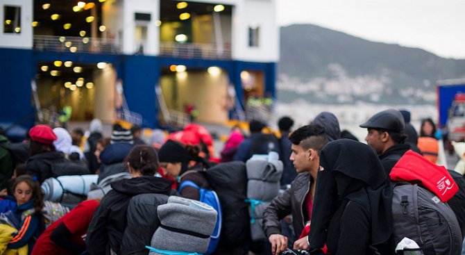 Италиански кораби спасиха над 1500 мигранти в Сицилийския пролив само за един ден