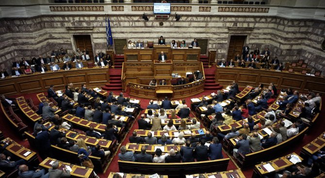 Поискаха разследване за финансирането на гръцки партии и медии
