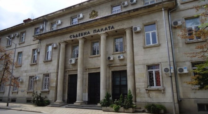 Сигнал за бомба опразни Районния съд във Варна