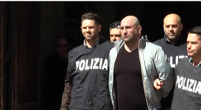 Арестуваха шефа на неаполитанската мафия (видео)