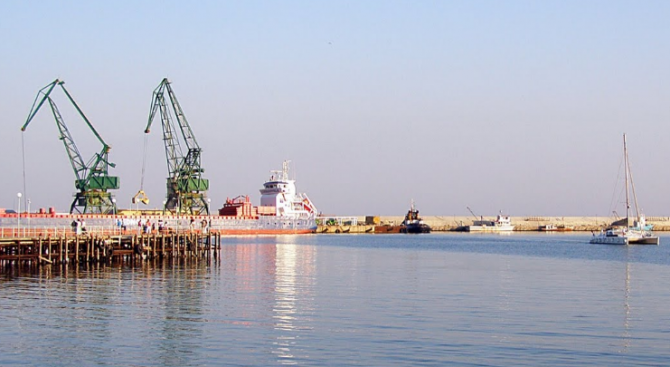Пристанището в Балчик е затворено заради силния вятър