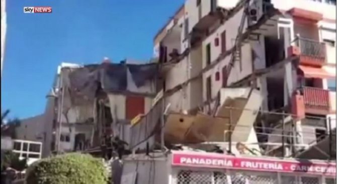 Сграда рухна на остров Тенерифе, жена загина (видео)