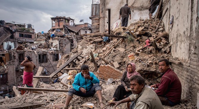 Непал почете паметта на жертвите от опустошителното земетресение преди година