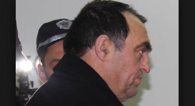 Адвокатът на Евстатиев настоява да го освободят