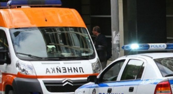 Психично болен се барикадира в дома си в Хасково