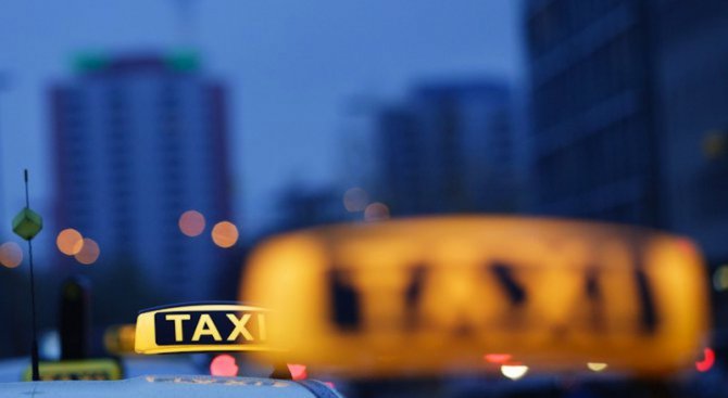 Таксиджия смля от бой клиент