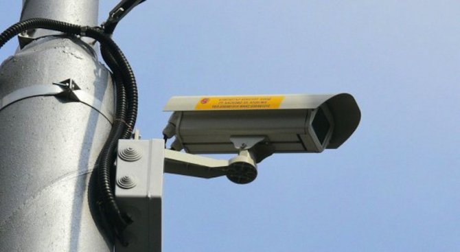 Камера на КАТ засече джигит да лети с 228 км/ч по пътя Ветрен - Бургас