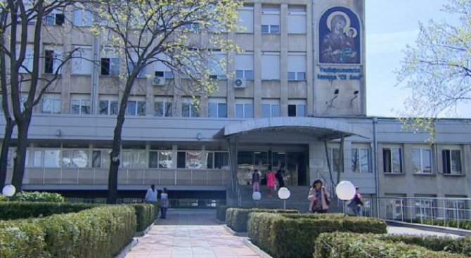 Възстановили лицето с метални пластини на помления с тръби професор