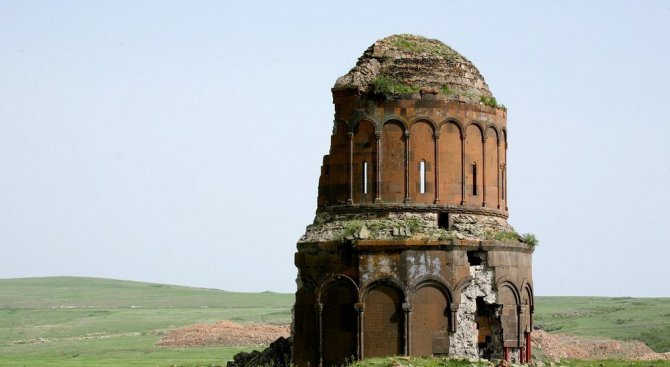 Легендарният изоставен град Ани