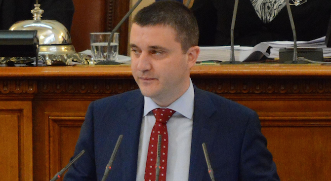 Горанов обвини БСП в подмяна на истината в твърденията за нов заем