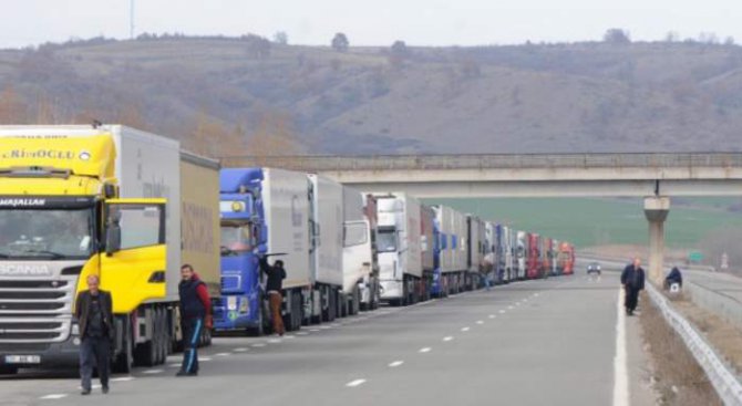Камионите отново на пътя - без ограничения