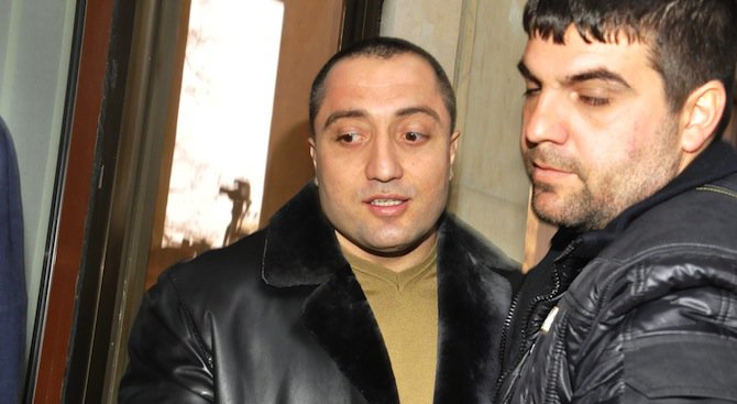 Очите е бил поръчан още преди година