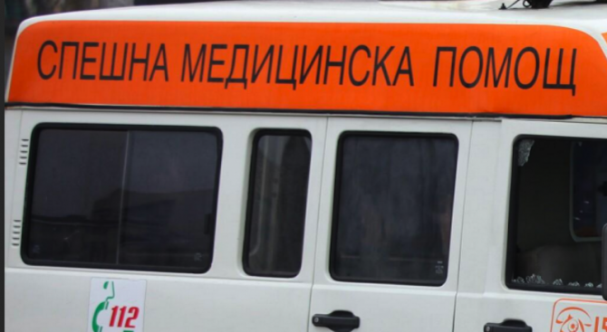 Джип помете момче с колело
