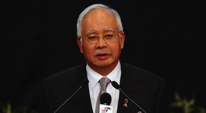Обвиниха премиера на Малайзия в източване на милиарди долари от държавата