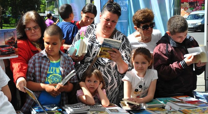 В Бургас стартира изложението &quot;С книга на плажа&quot;