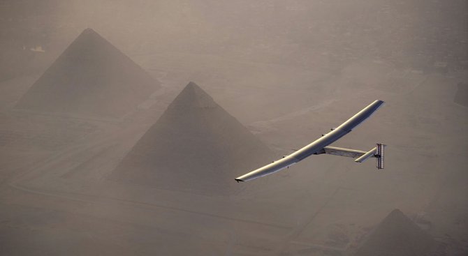 Solar Impulse 2 завърши успешно околосветското си пътешествие